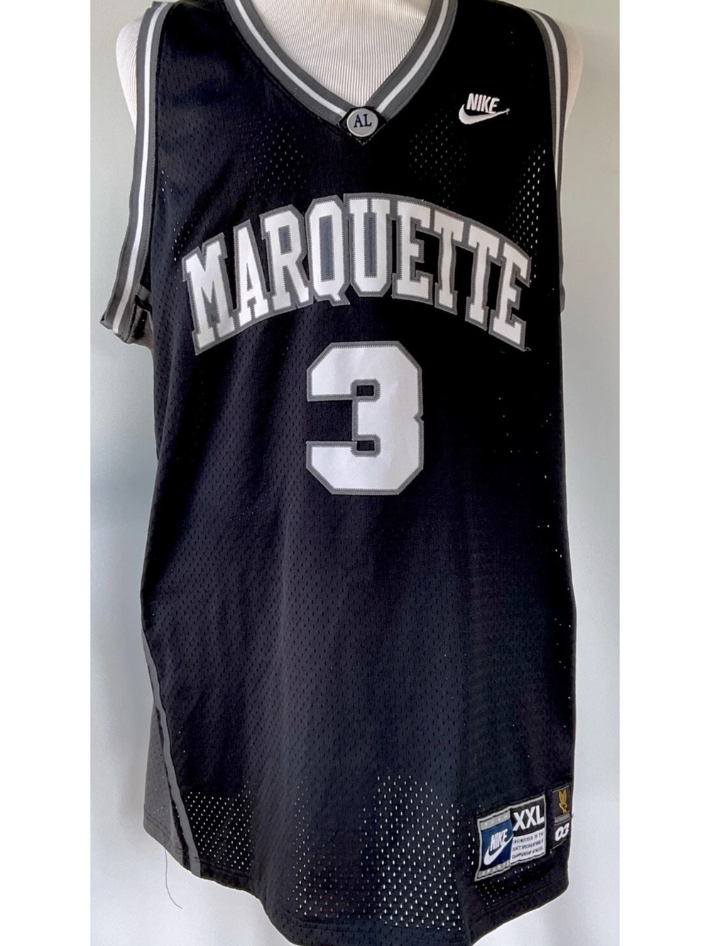 Nike Swingman Marquette Golden Eagles Dwyane Wade Stitched Jersey Size 2 XL